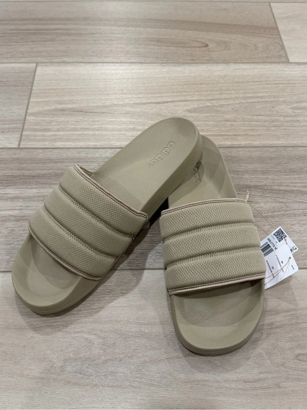 Adidas Adilette No Shower Tan Faux Sherpa Slides Sandals NWT Men’s Size 18